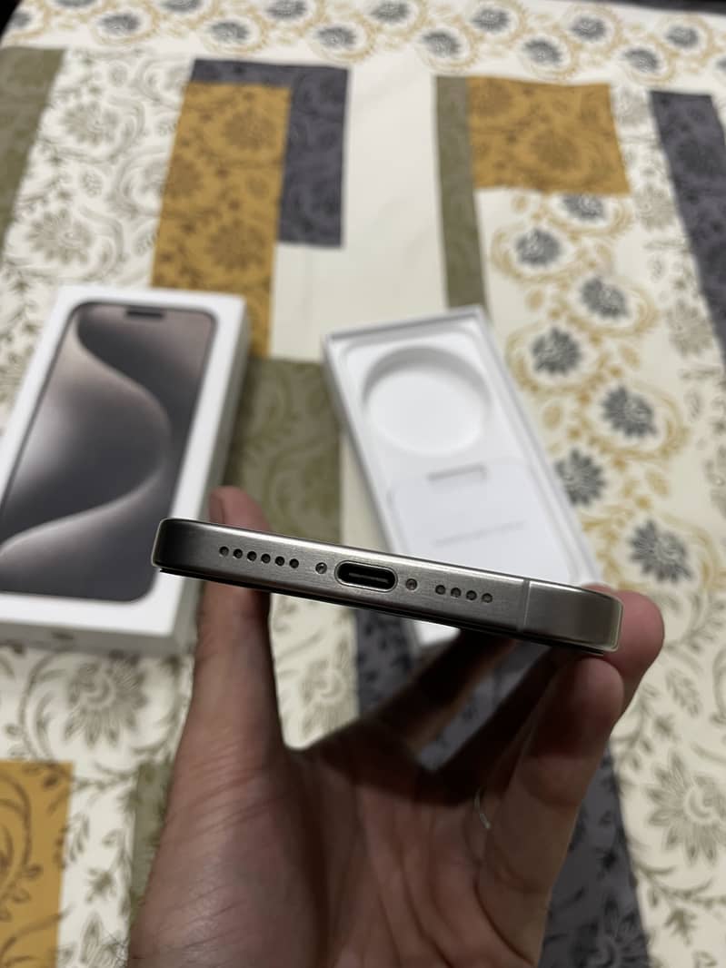 Apple iPhone 15 Pro Max 5