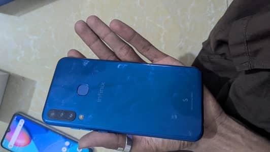 Infinix Smart 4.4gb 64gb