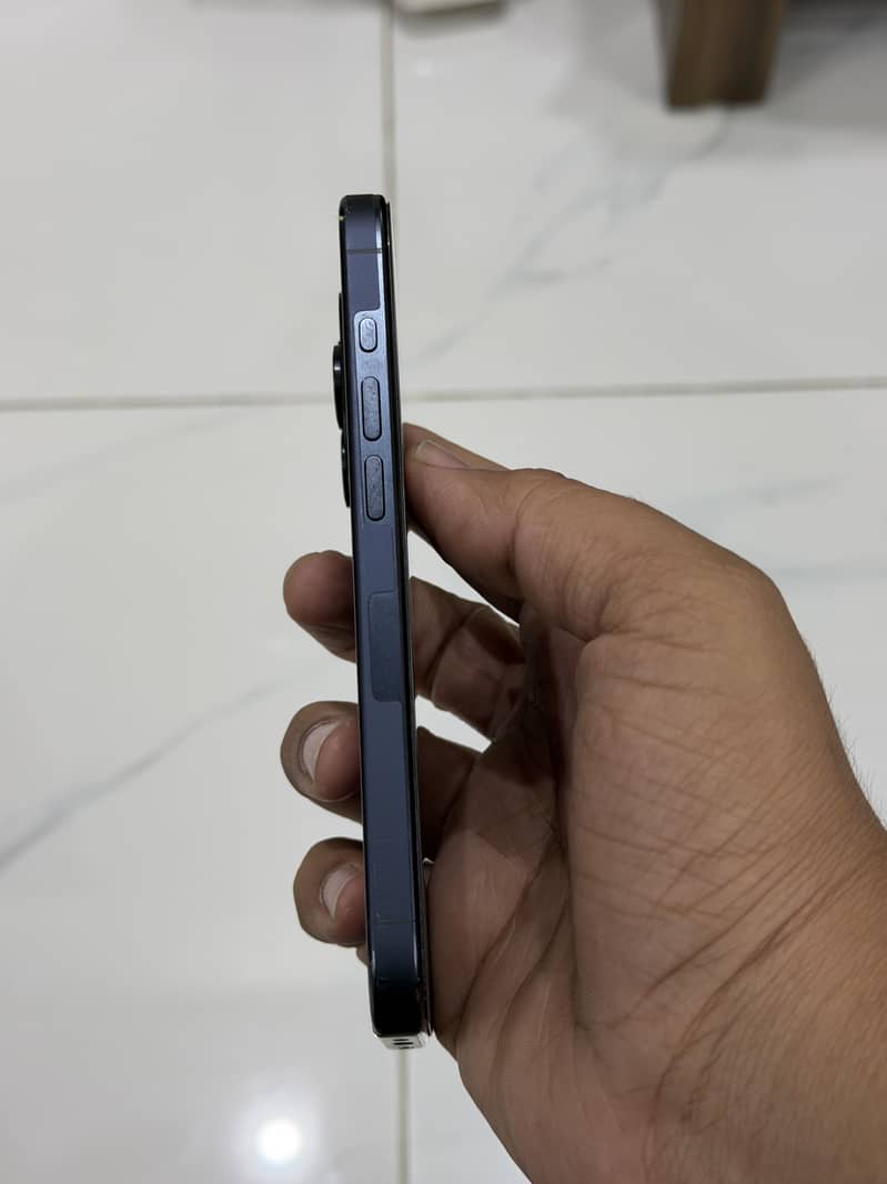 Apple iPhone 15 Pro 1