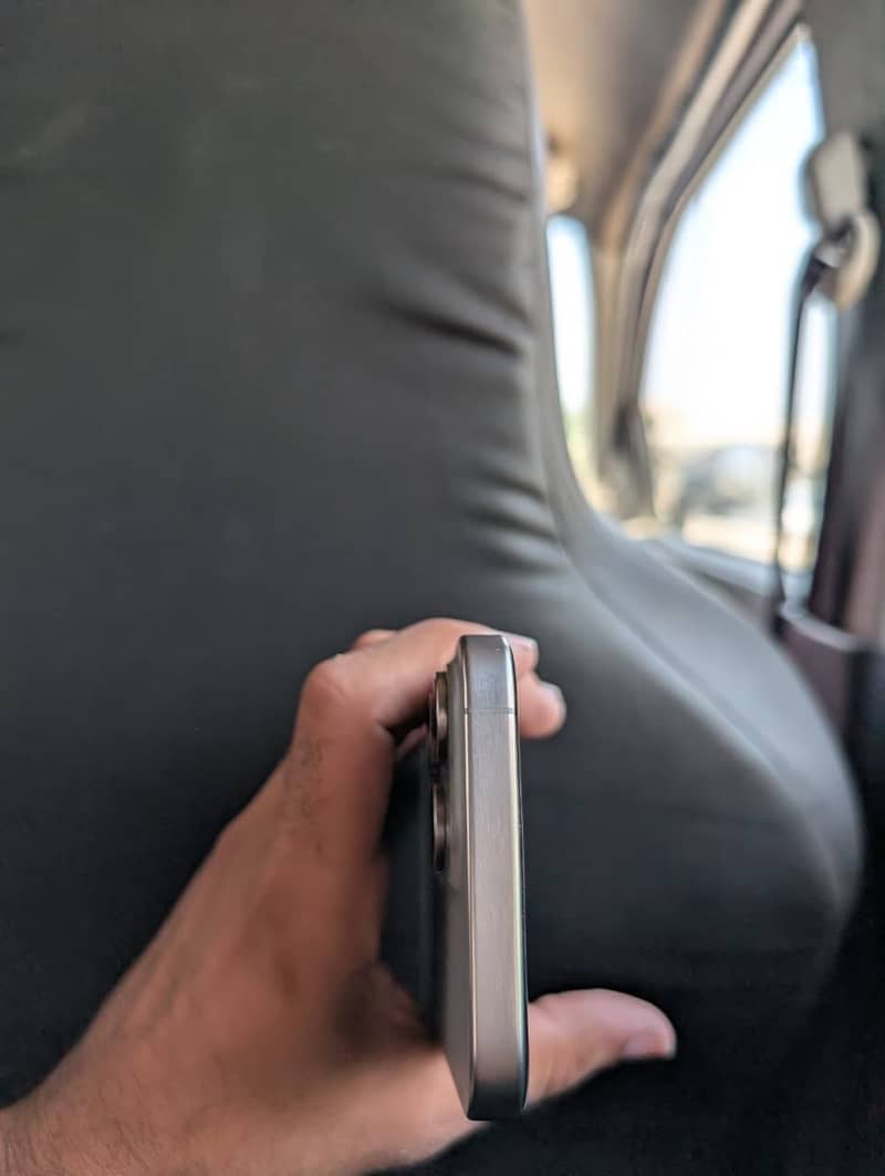 Apple iPhone 15 Pro Max 2