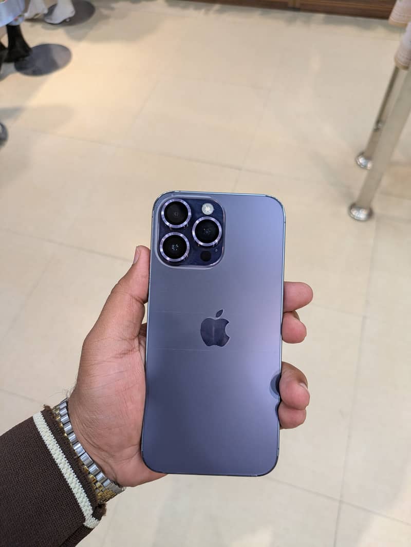 Apple iPhone 14 Pro Max 1