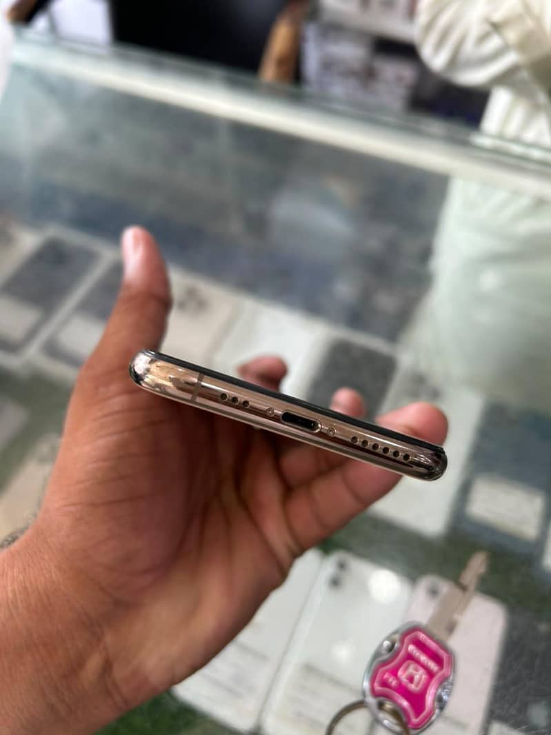 Apple iPhone X 0