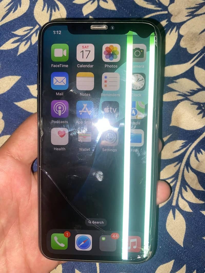 Apple iPhone XS 4