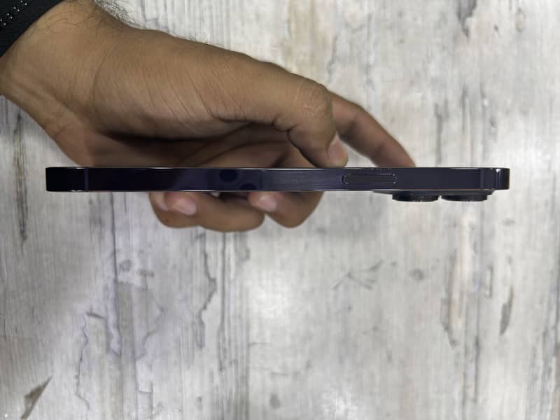 Apple iPhone 14 Pro Max 4