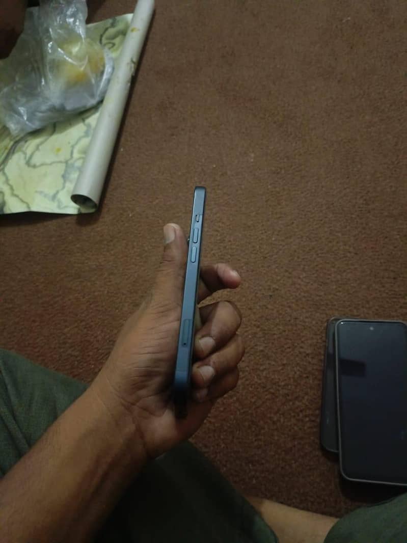 Apple iPhone 13 1