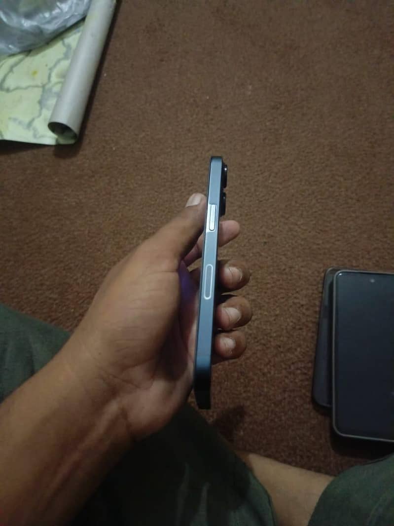 Apple iPhone 13 3