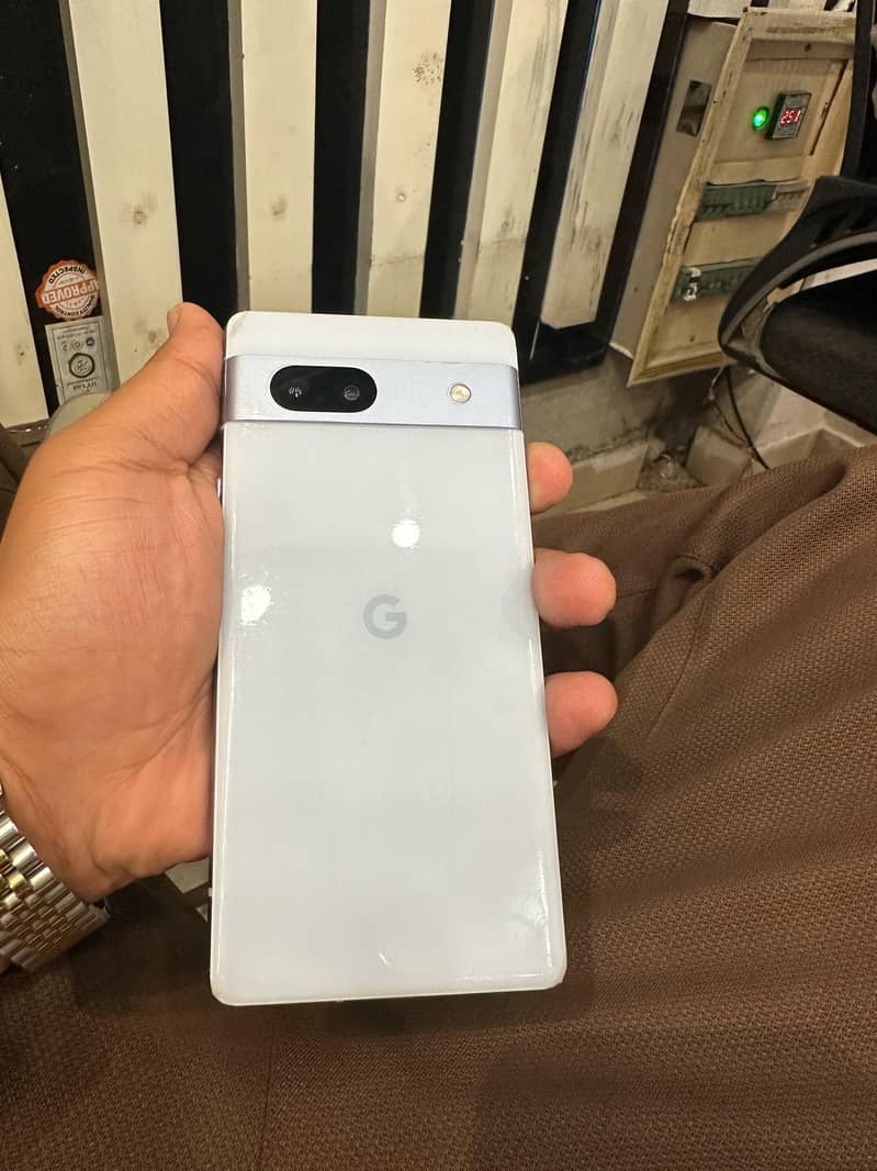 Google Pixel 7a 1