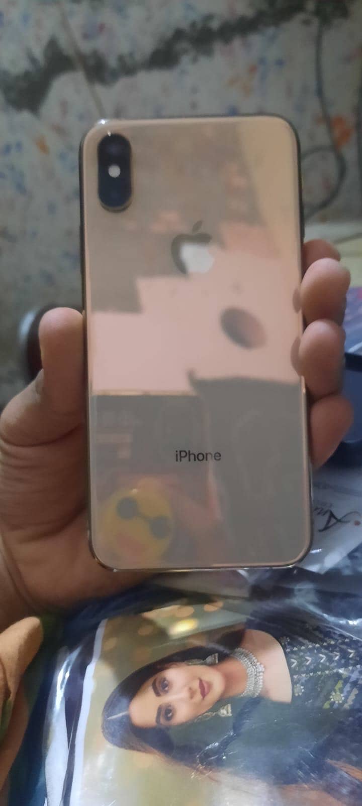 Apple iPhone XS 4