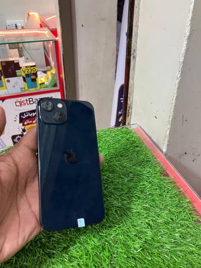 Apple iPhone 13