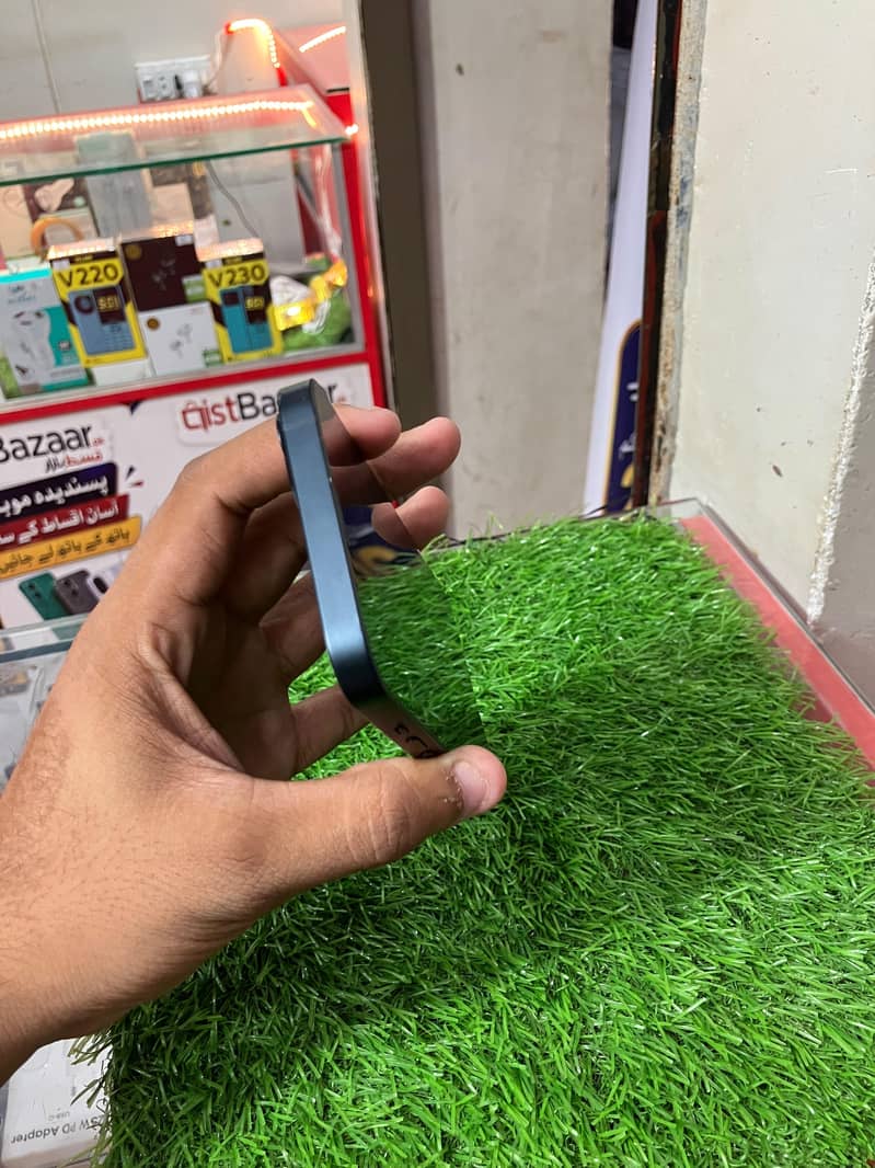 Apple iPhone 13 3
