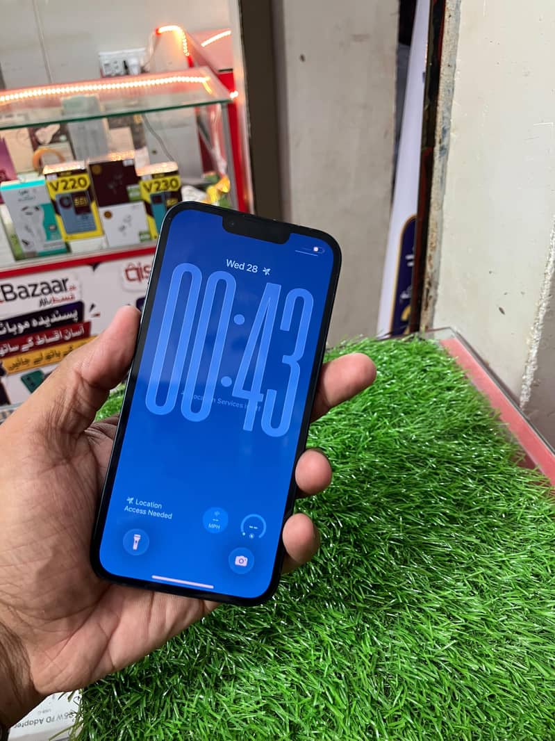 Apple iPhone 13 5