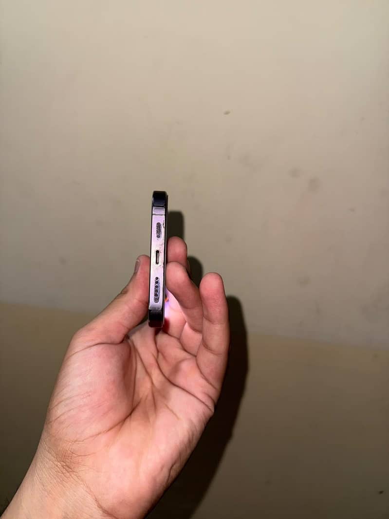 Apple iPhone 14 Pro Max 4