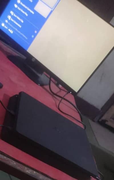 ps4 slim 1tb  jailbroken (firmware 9.00) +2 controler+ orginal box l