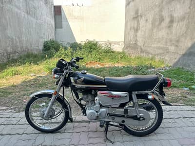 Honda CG 125 Special Edition (2025 Model) – Black & Silver Edition
