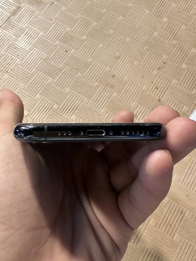 Apple iPhone 11 Pro 2