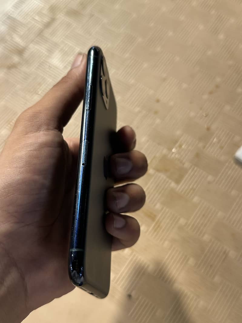 Apple iPhone 11 Pro 6