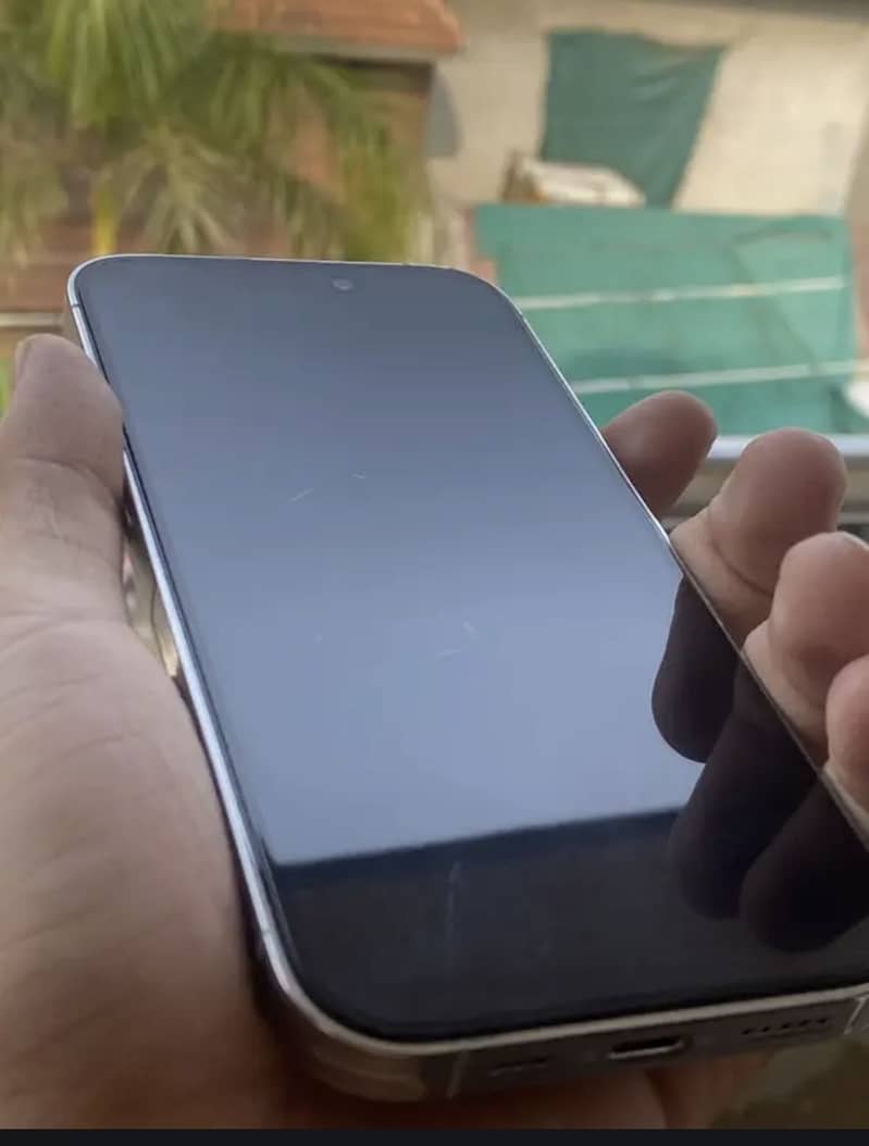 Apple iPhone 14 Pro 1