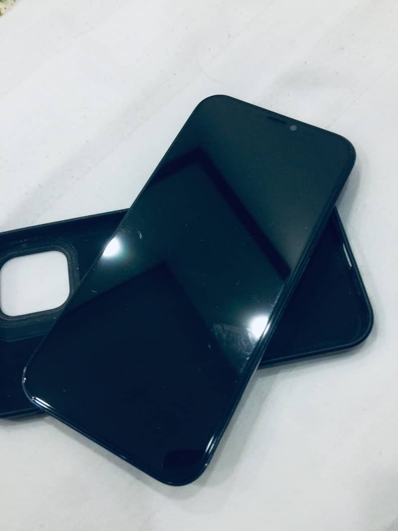 Apple iPhone 12 1