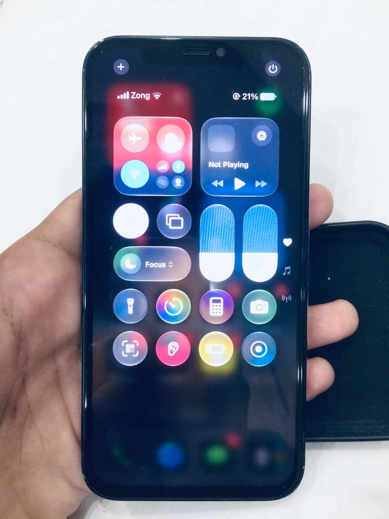 Apple iPhone 12 6