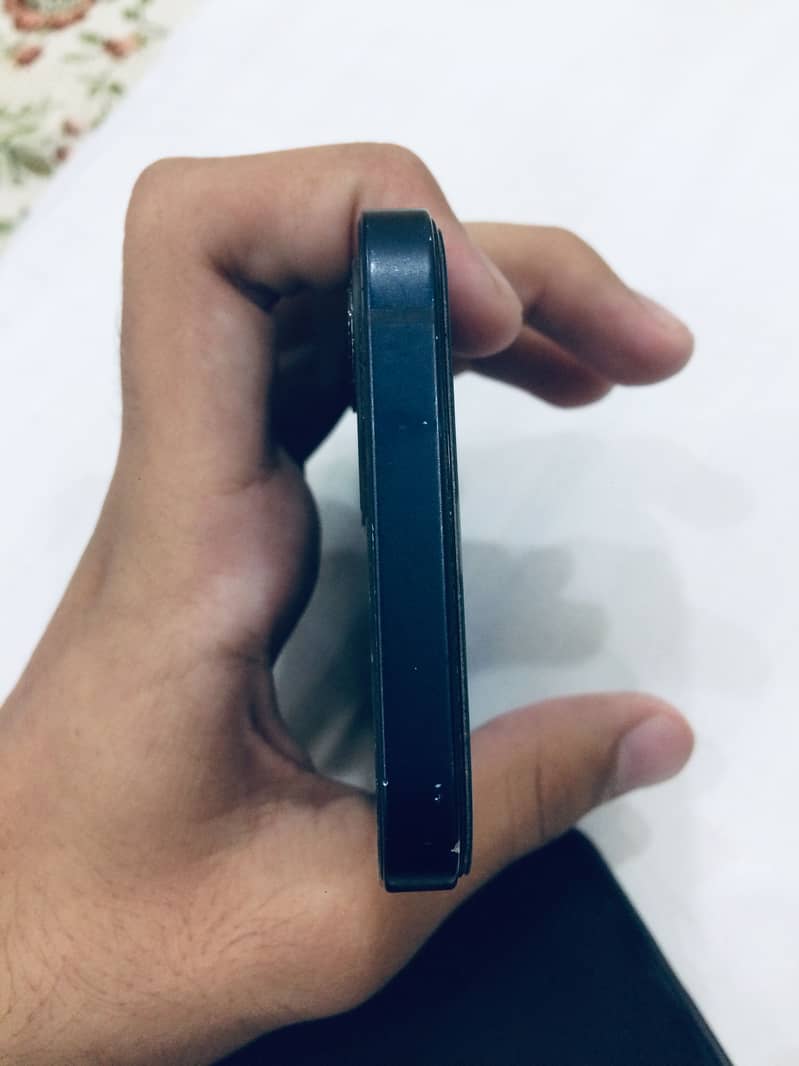 Apple iPhone 12 7