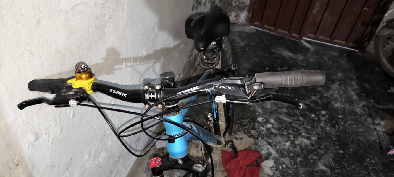 Trek Mountain bicycle 4