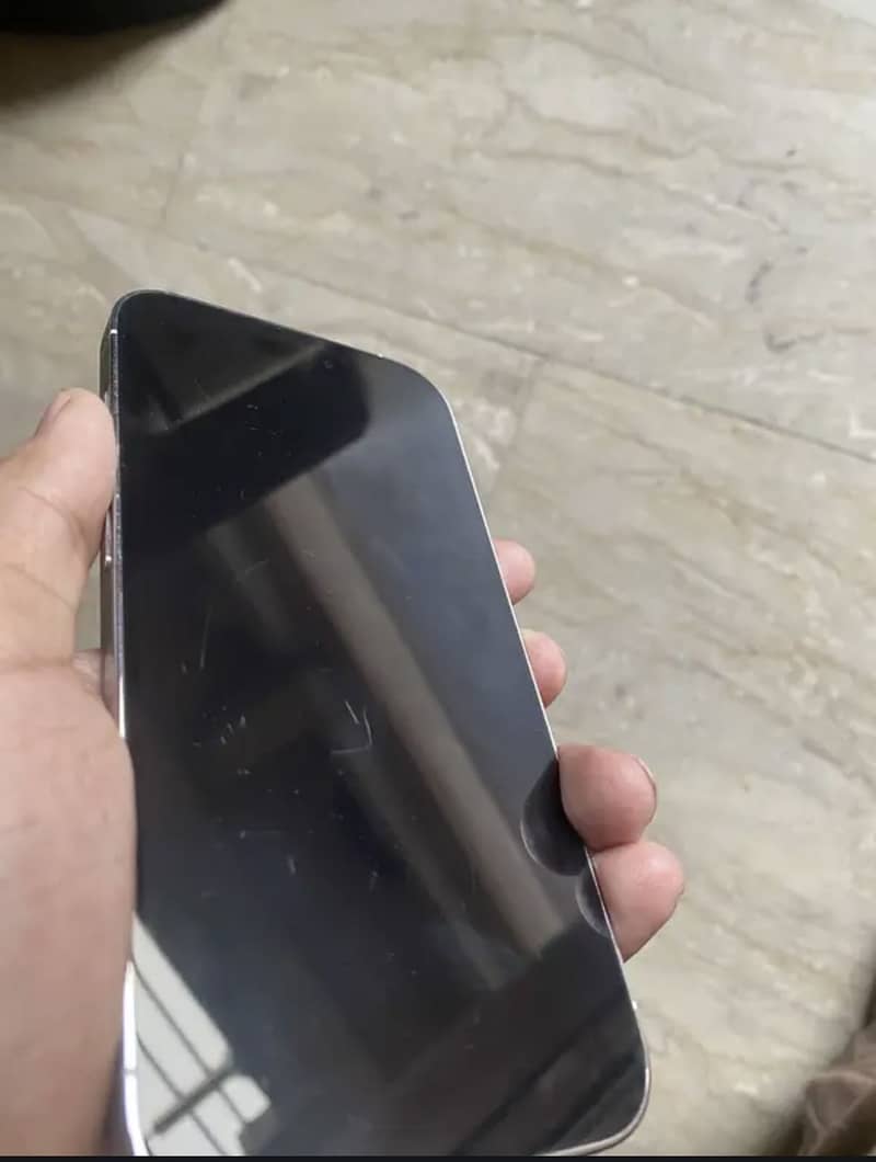 Apple iPhone 14 Pro 2