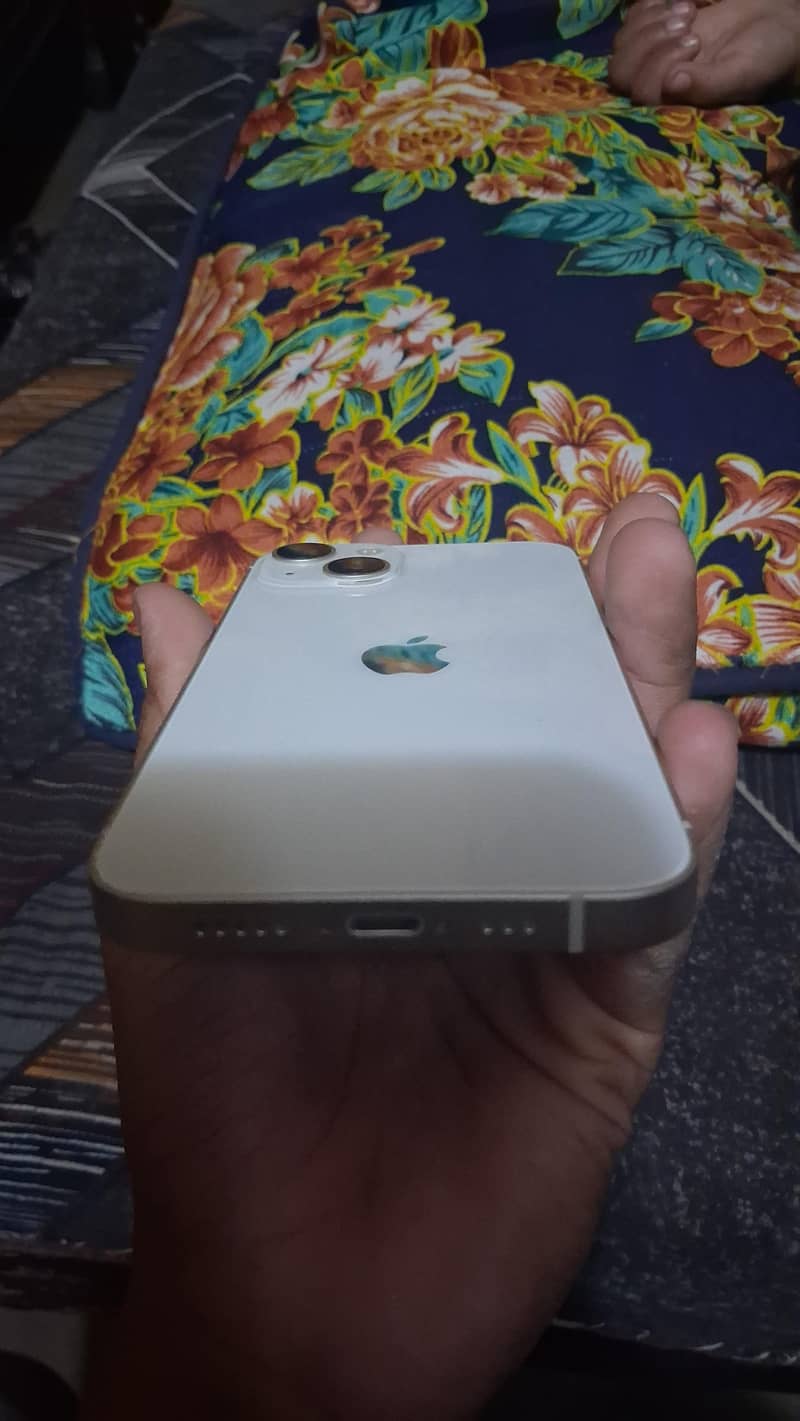 Apple iPhone 13 2