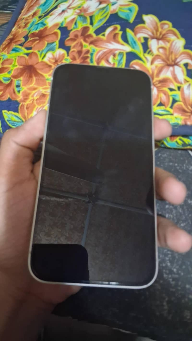 Apple iPhone 13 3