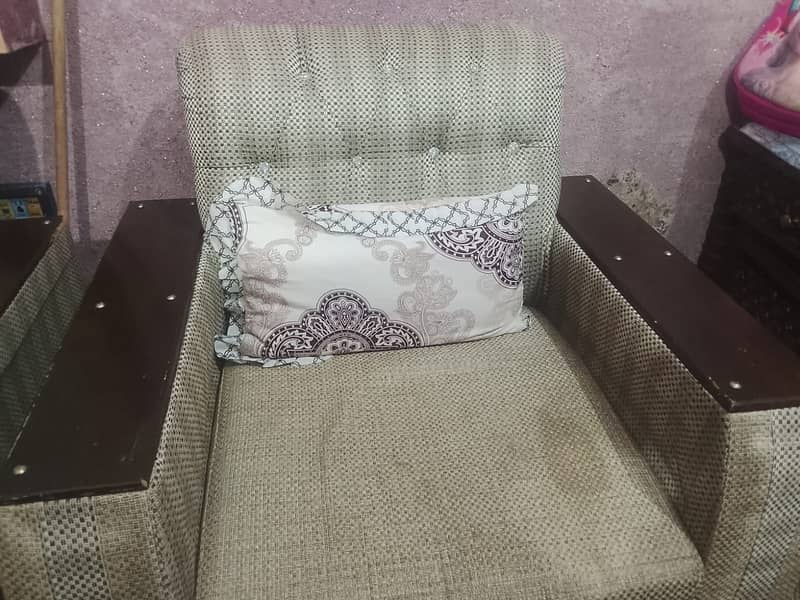 5 seater Sofaa set 3