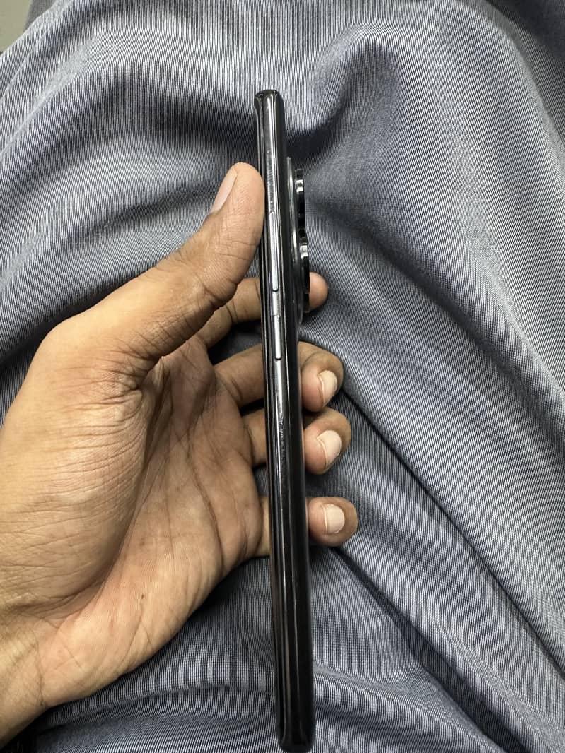 Xiaomi Redmi Note 14 Pro 1
