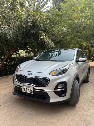 KIA Sportage awd 2022 total geniune 1 owner antique car