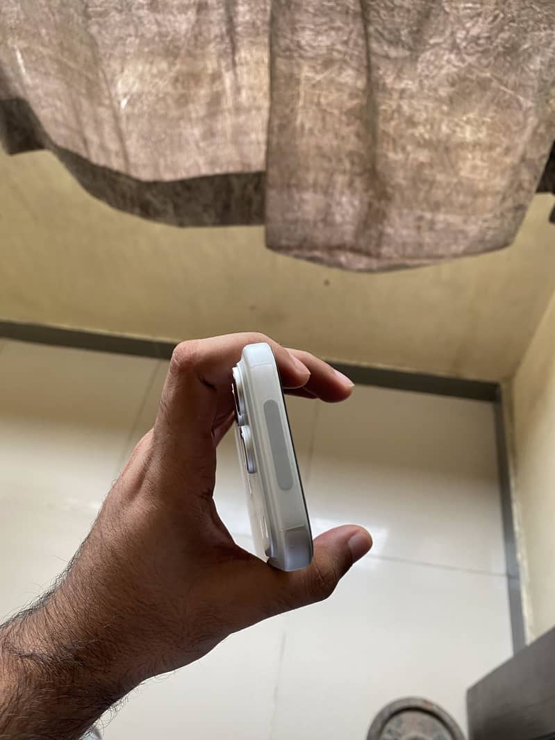 Apple iPhone 17 Pro 4