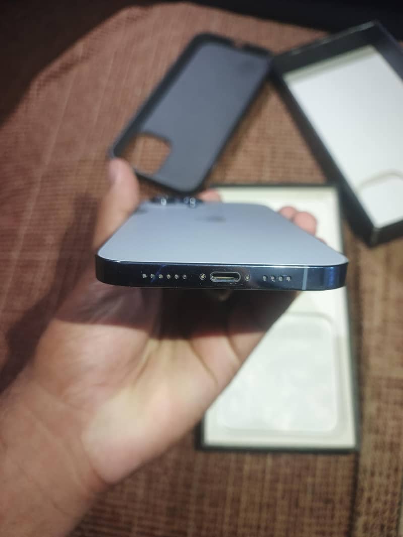 Apple iPhone 13 Pro Max 5