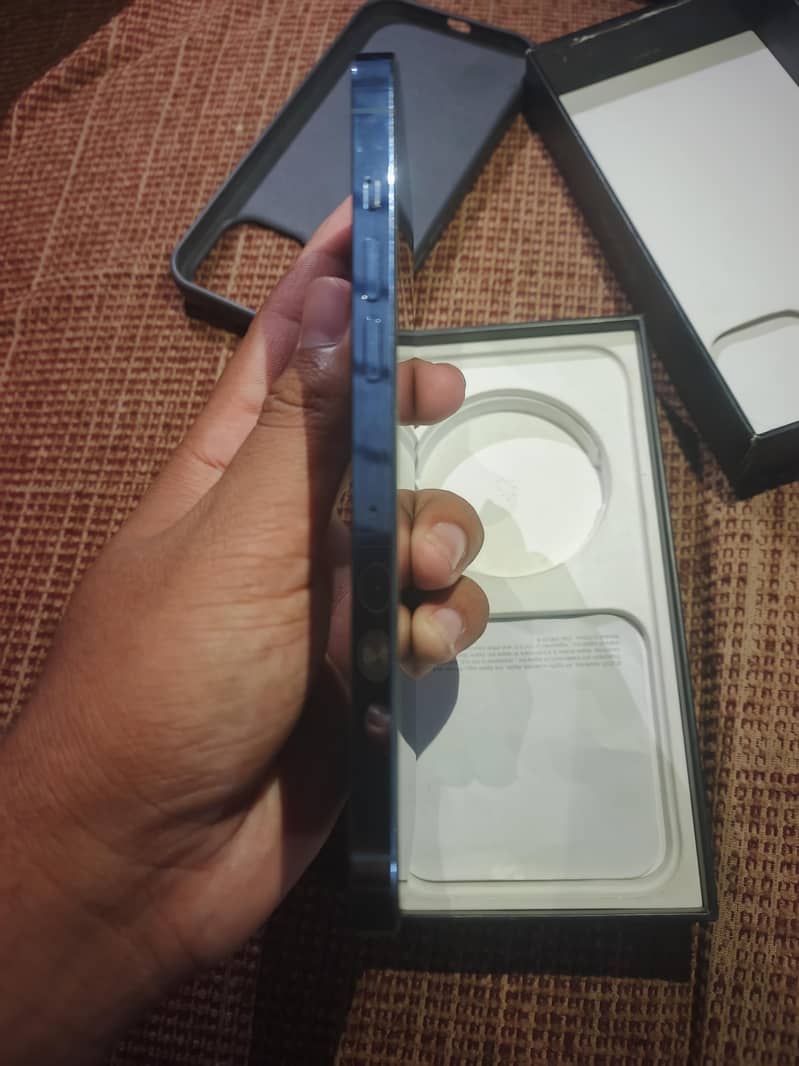 Apple iPhone 13 Pro Max 6