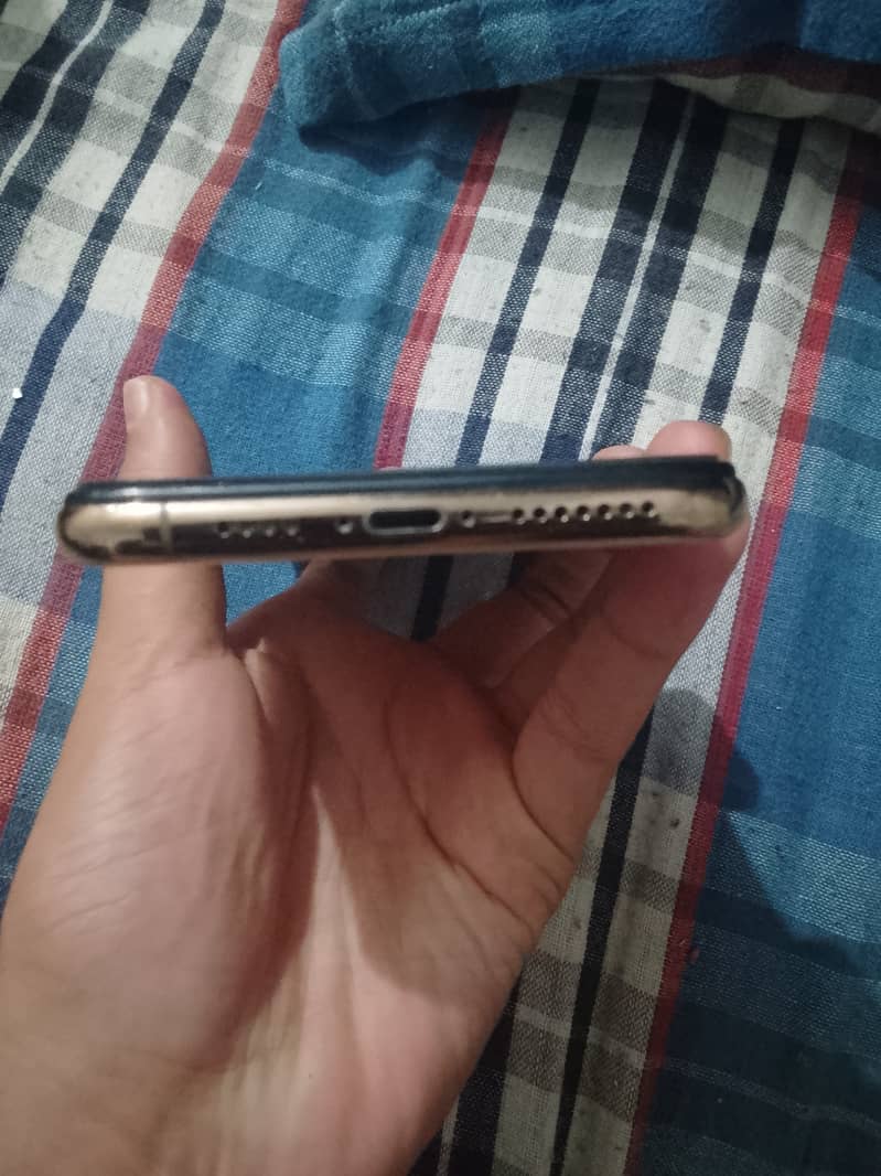 Apple iPhone XS Max 2