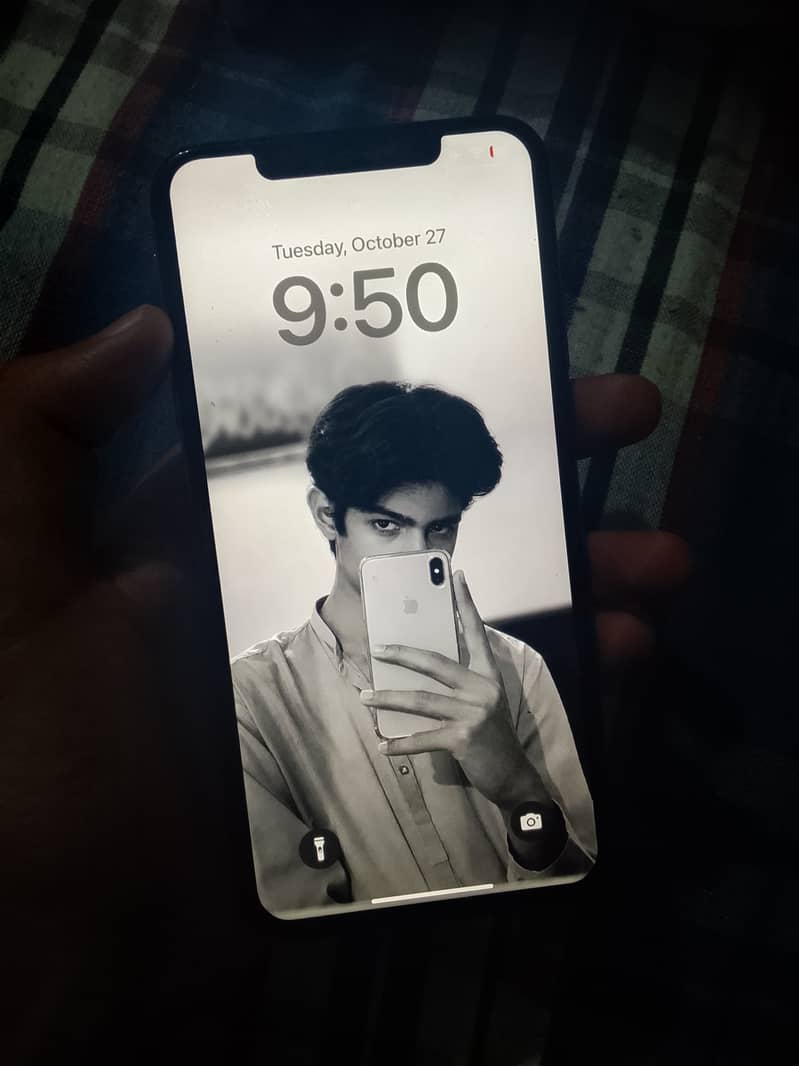 Apple iPhone XS Max 3