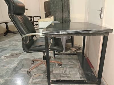 Office/computer tables and chairs available for urgent sale