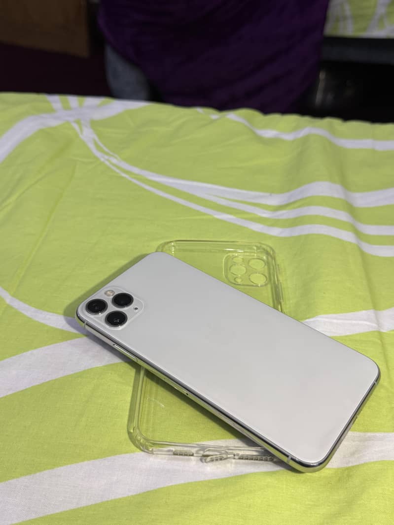 Apple iPhone 11 Pro Max 0