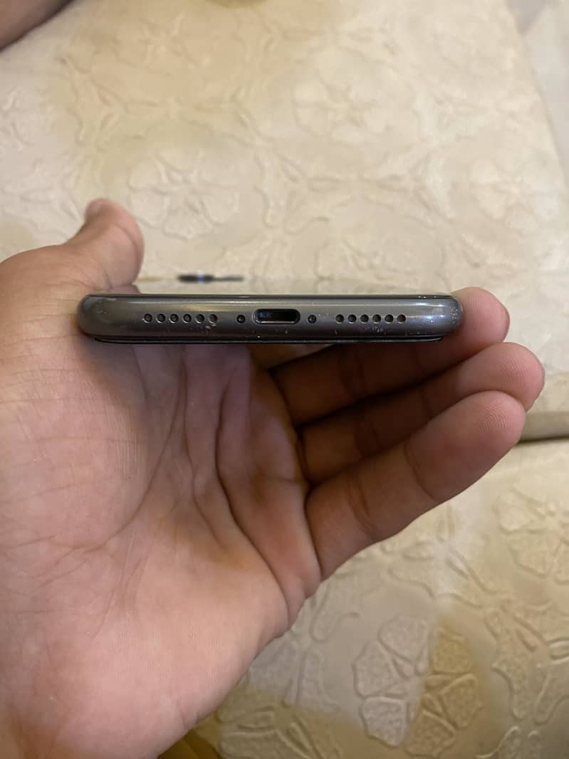 Apple iPhone 11 5