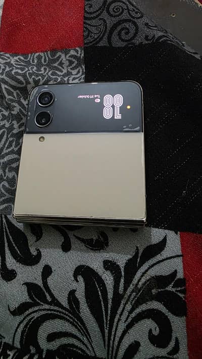 Samsung Mobile Z Flip 4