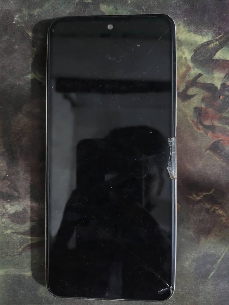 techno camon 18T    6/128 0