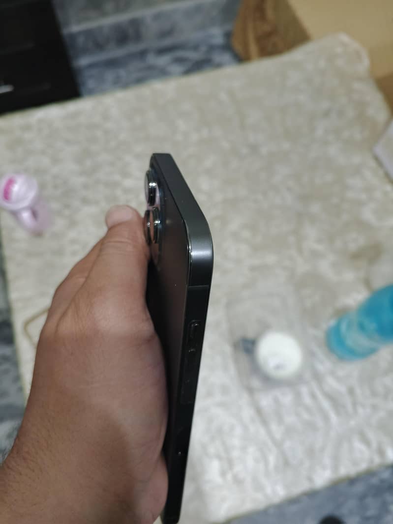 Apple iPhone 12 Pro Max 3