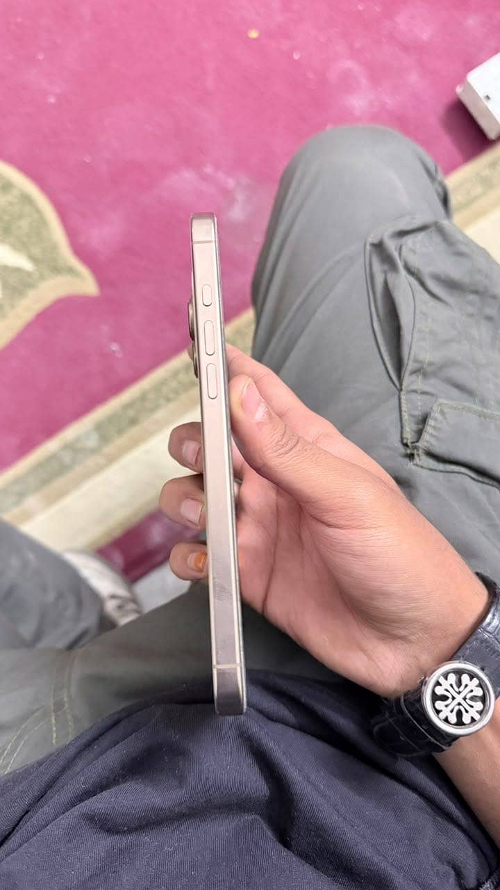 Apple iPhone 16 Pro Max 3