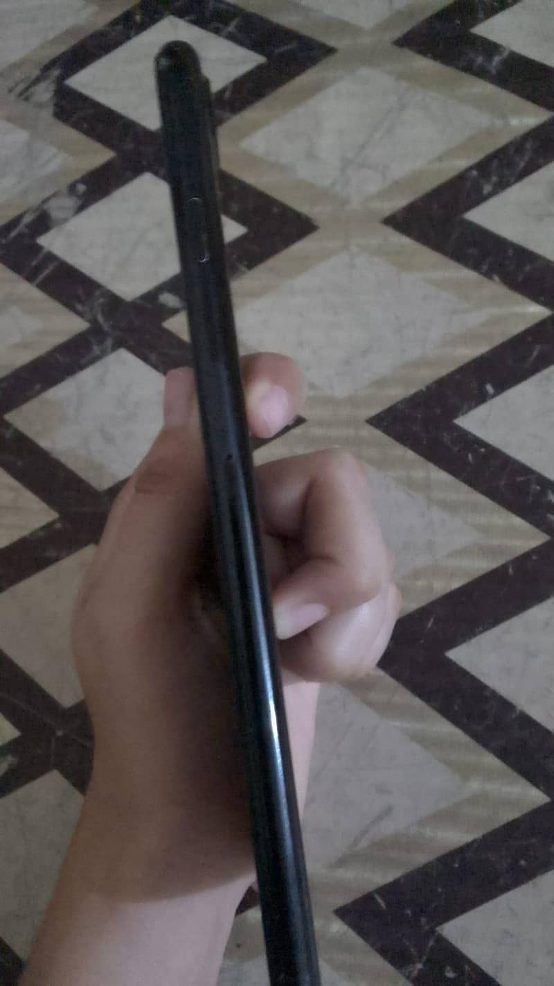 Apple iPhone 7 Plus 1