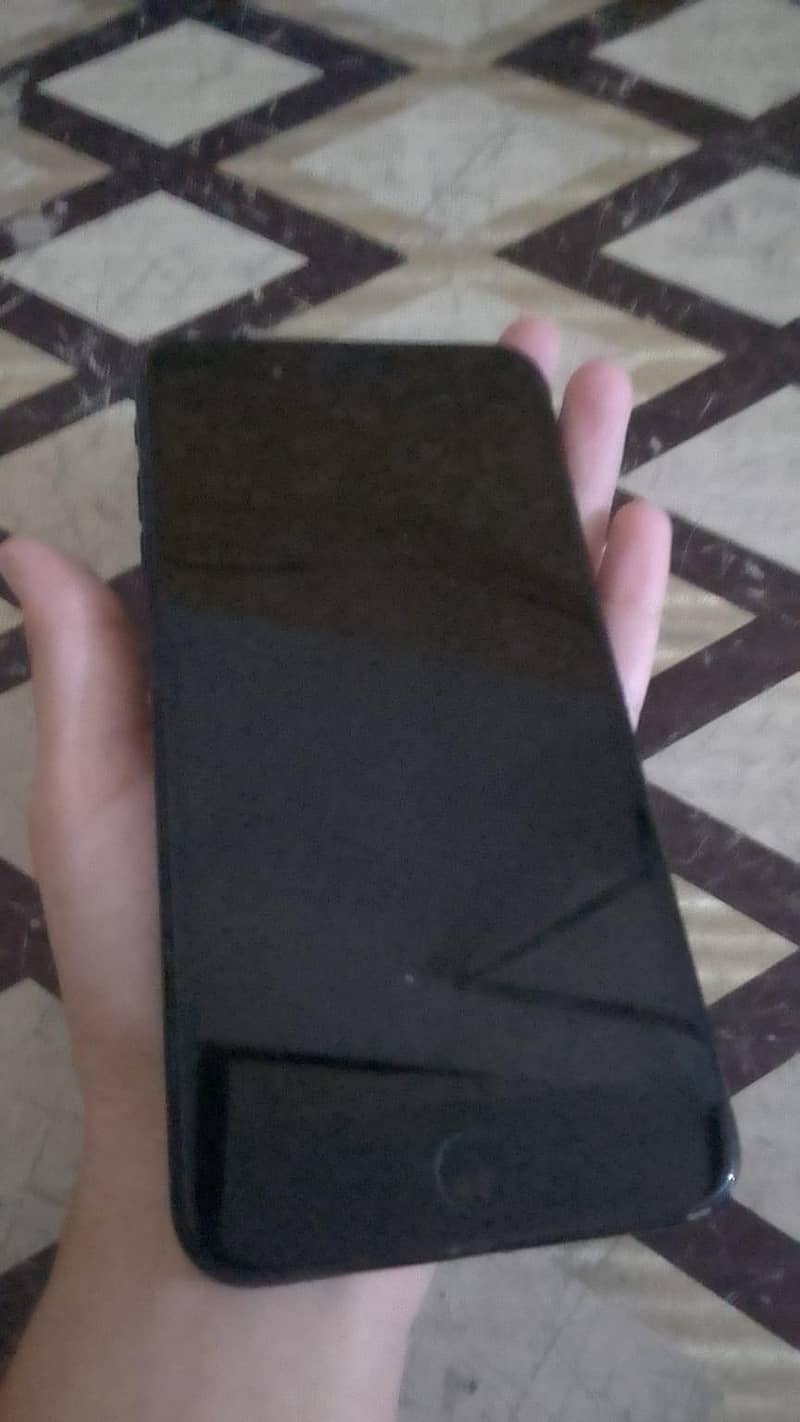 Apple iPhone 7 Plus 3