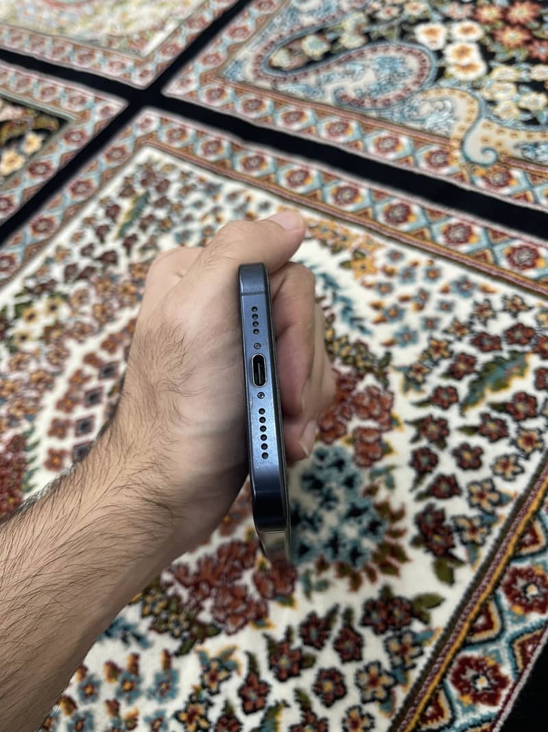 Apple iPhone 15 Pro Max 1