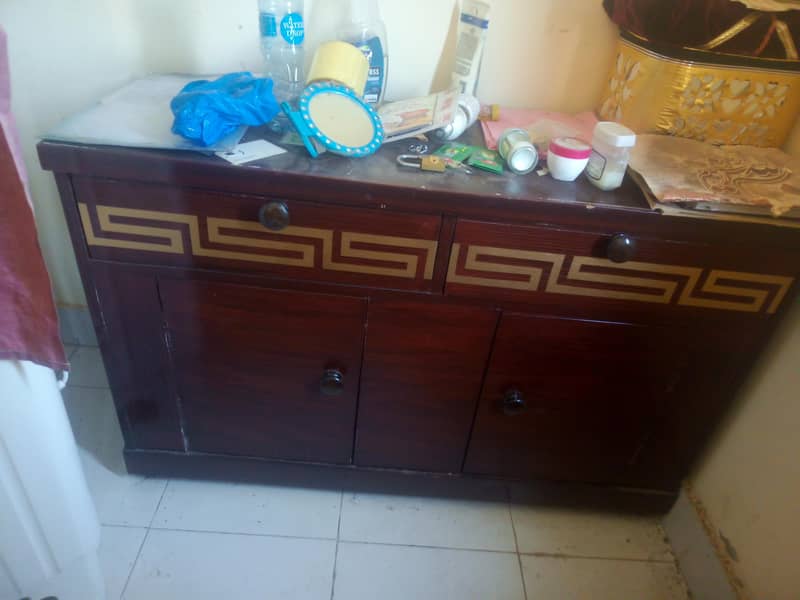 Double bed with side table and mirror 2