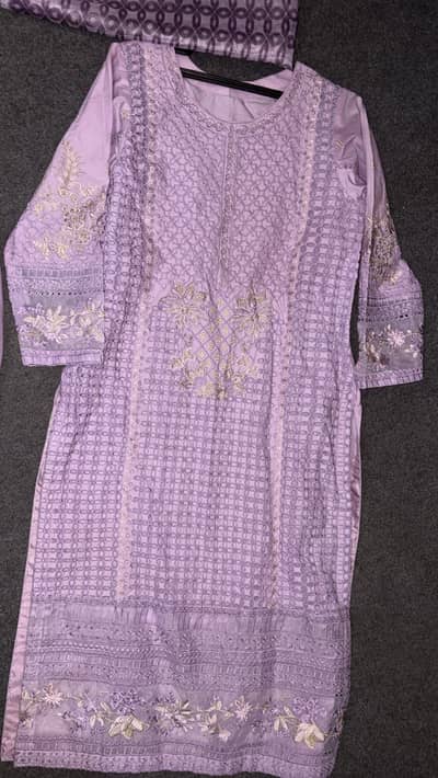 Beautiful Lilac 3-Piece Embroidered Lawn Suit – NEW