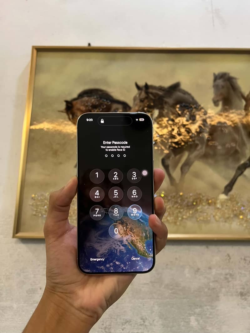 Apple iPhone 15 Pro Max 4