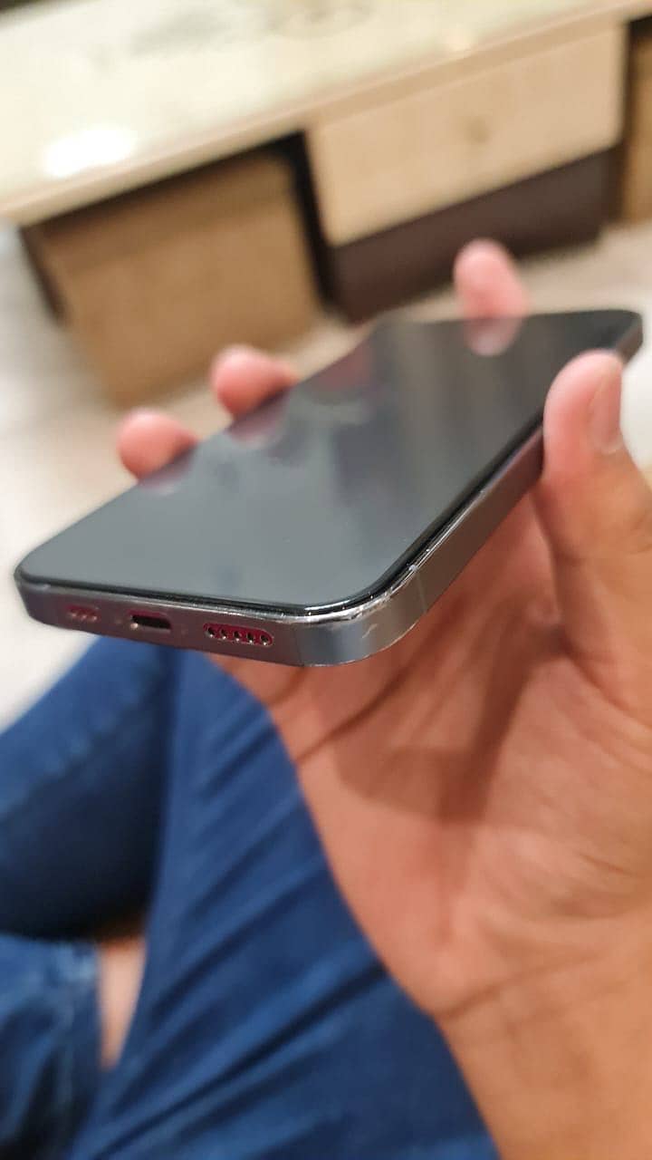 Apple iPhone 13 Pro 4